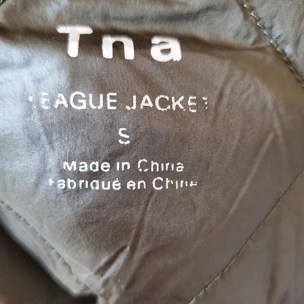 TNA the league jacket. lightweight goose down green puffer. Size small - Picture 7 of 8